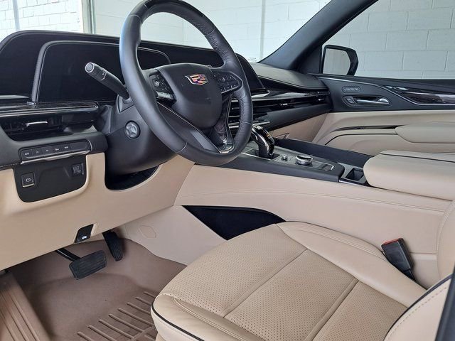Used 2023 Cadillac Escalade Premium Luxury w/ LPO, Radiant Package AWD/4WD image 8