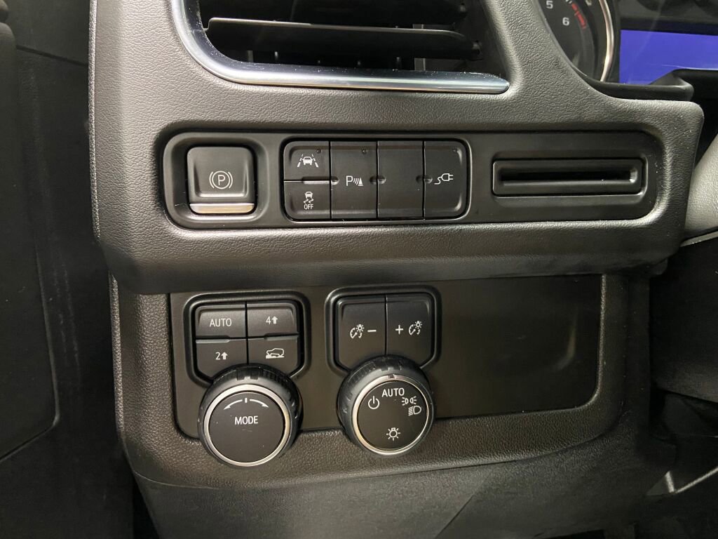 Used 2022 Chevrolet Suburban LS AWD/4WD image 18
