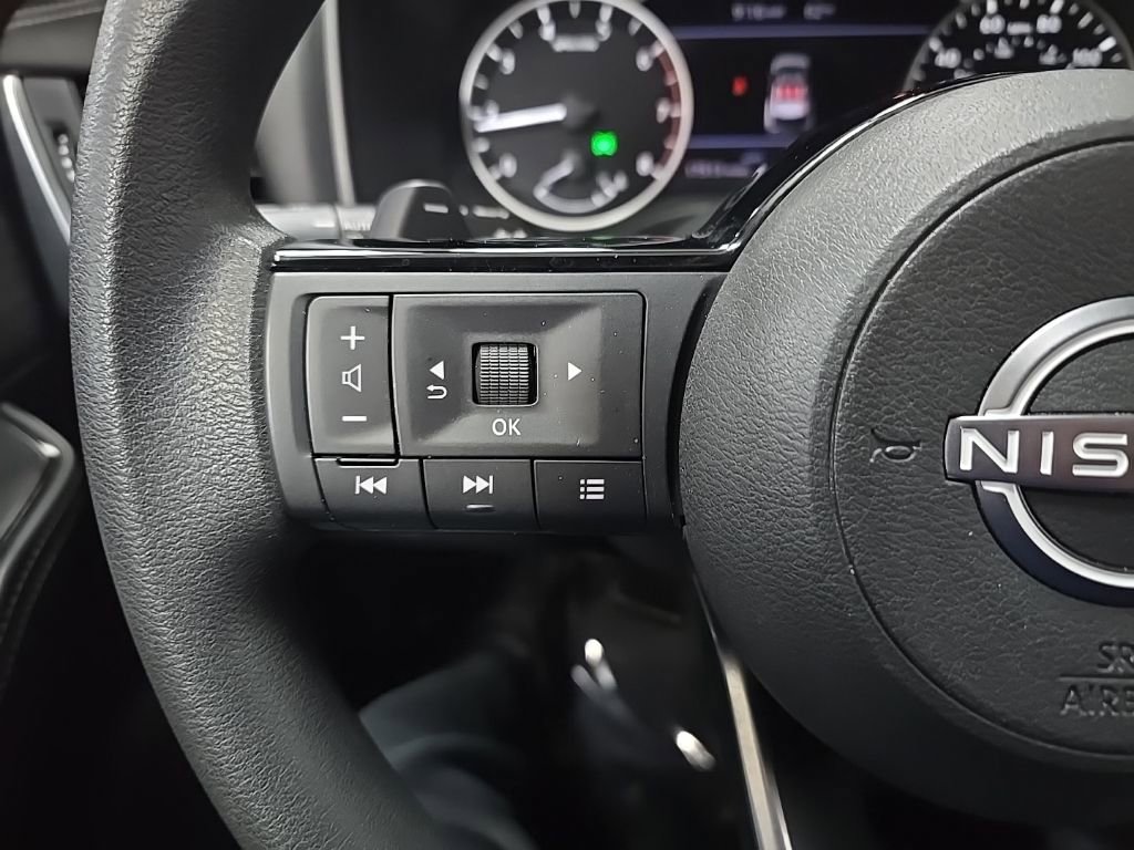 Used 2023 Nissan Rogue SV image 19