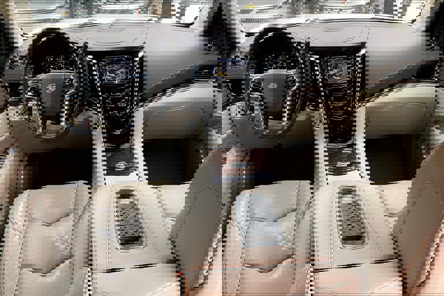 Used 2017 Cadillac Escalade Luxury image 15