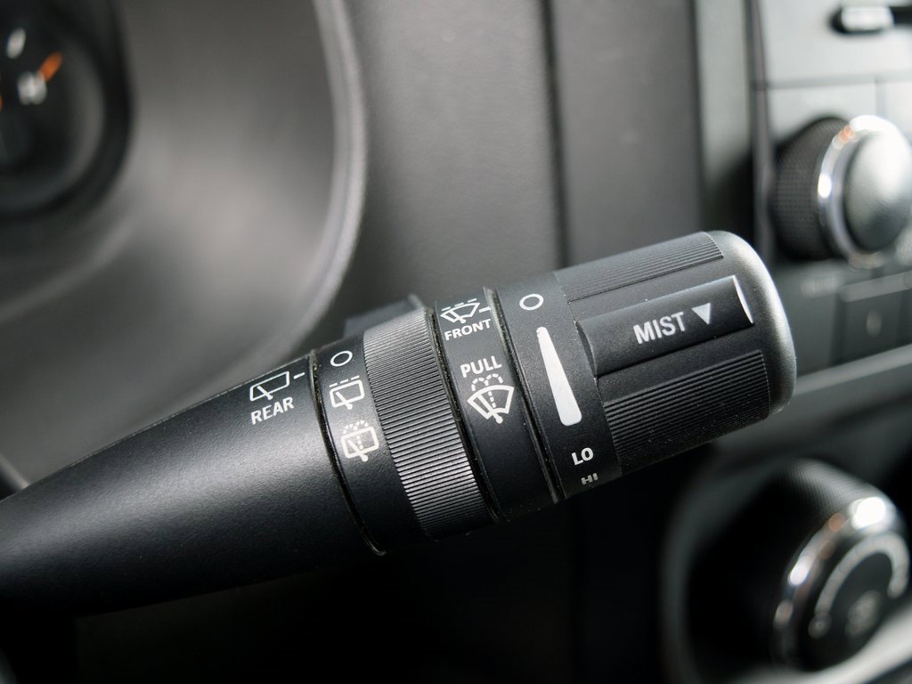 Used 2015 Jeep Patriot Latitude image 16