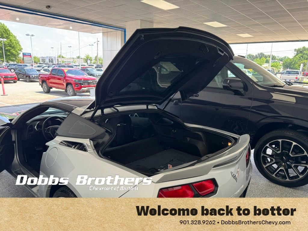 Used 2017 Chevrolet Corvette Stingray Coupe w/ Z51 1LT RWD image 31