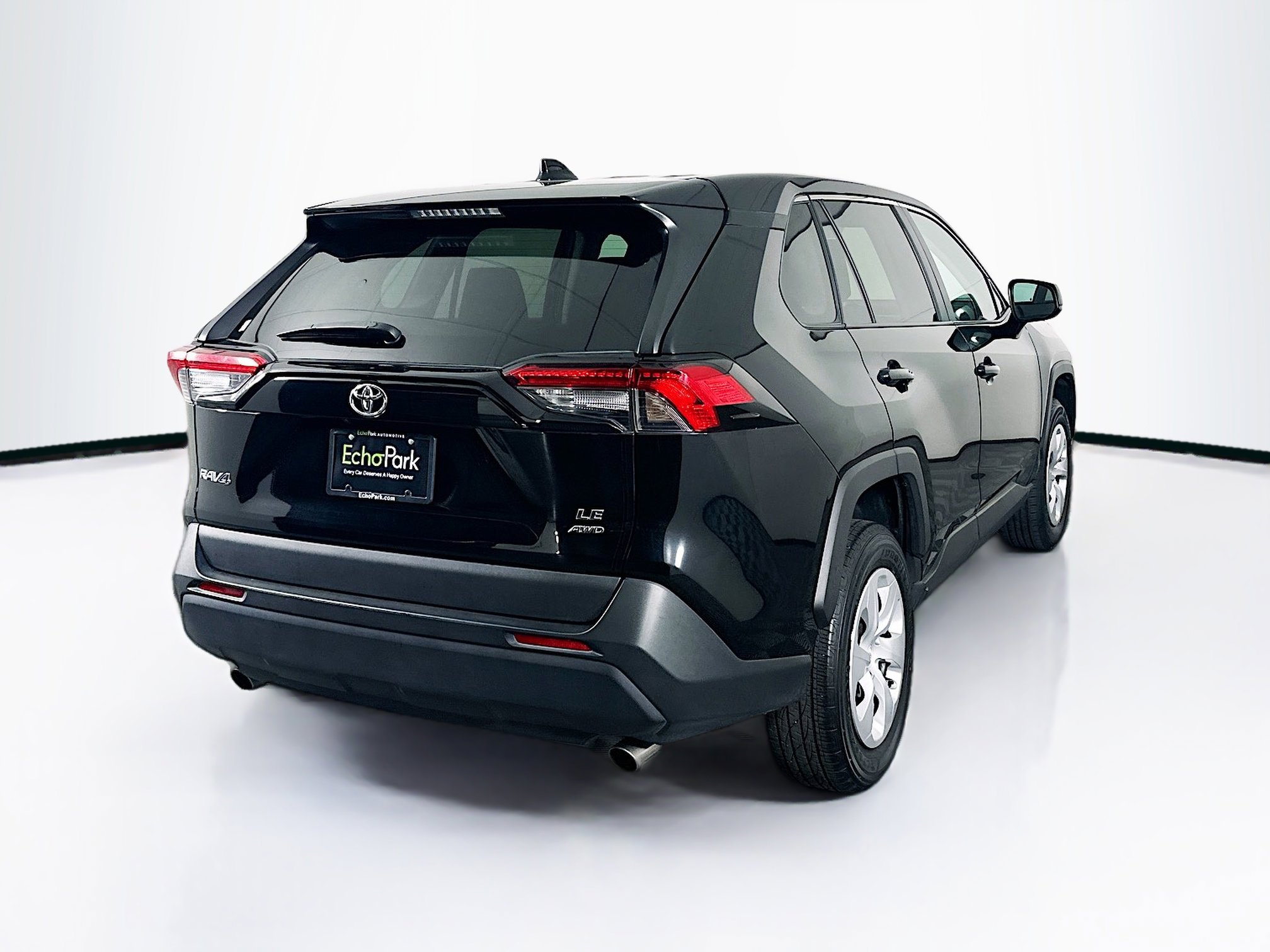 Used 2024 Toyota RAV4 LE image 9