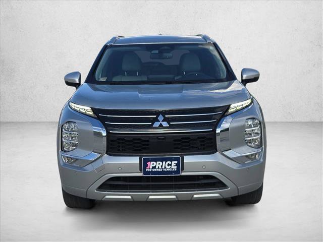 Used 2023 Mitsubishi Outlander SEL FWD image 2