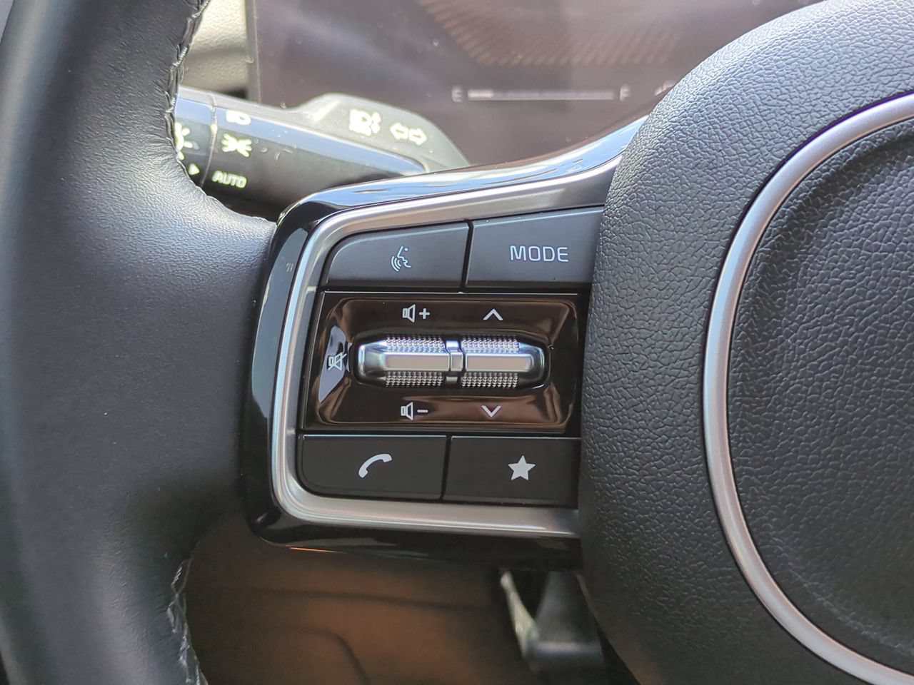 Certified 2024 Kia Sorento S w/ Panoramic Sunroof Package FWD image 26