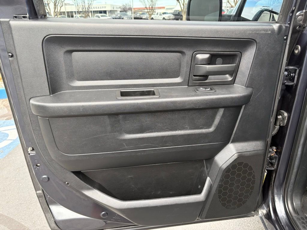 Used 2014 RAM 1500 4x4 Crew Cab w/ Protection Group image 20