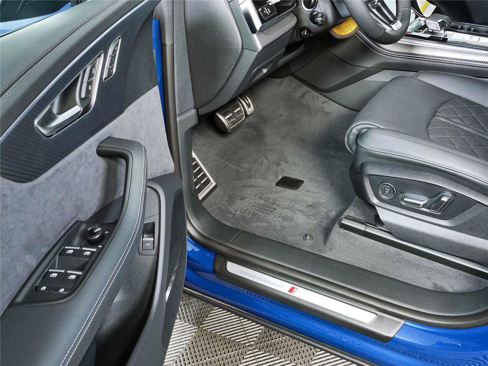 New 2026 Audi SQ8 Prestige AWD/4WD image 9