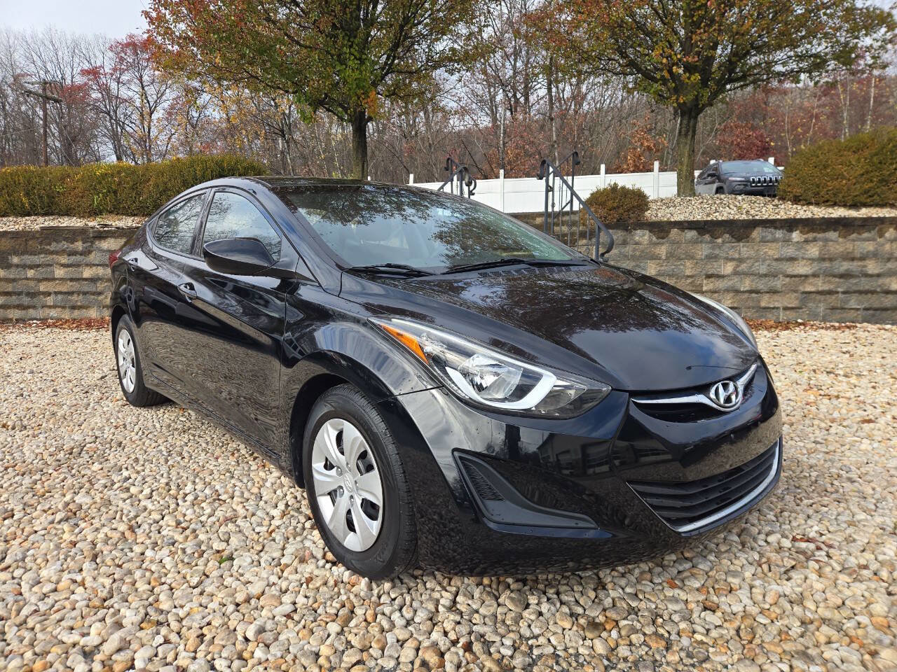 Used 2016 Hyundai Elantra SE FWD image 25