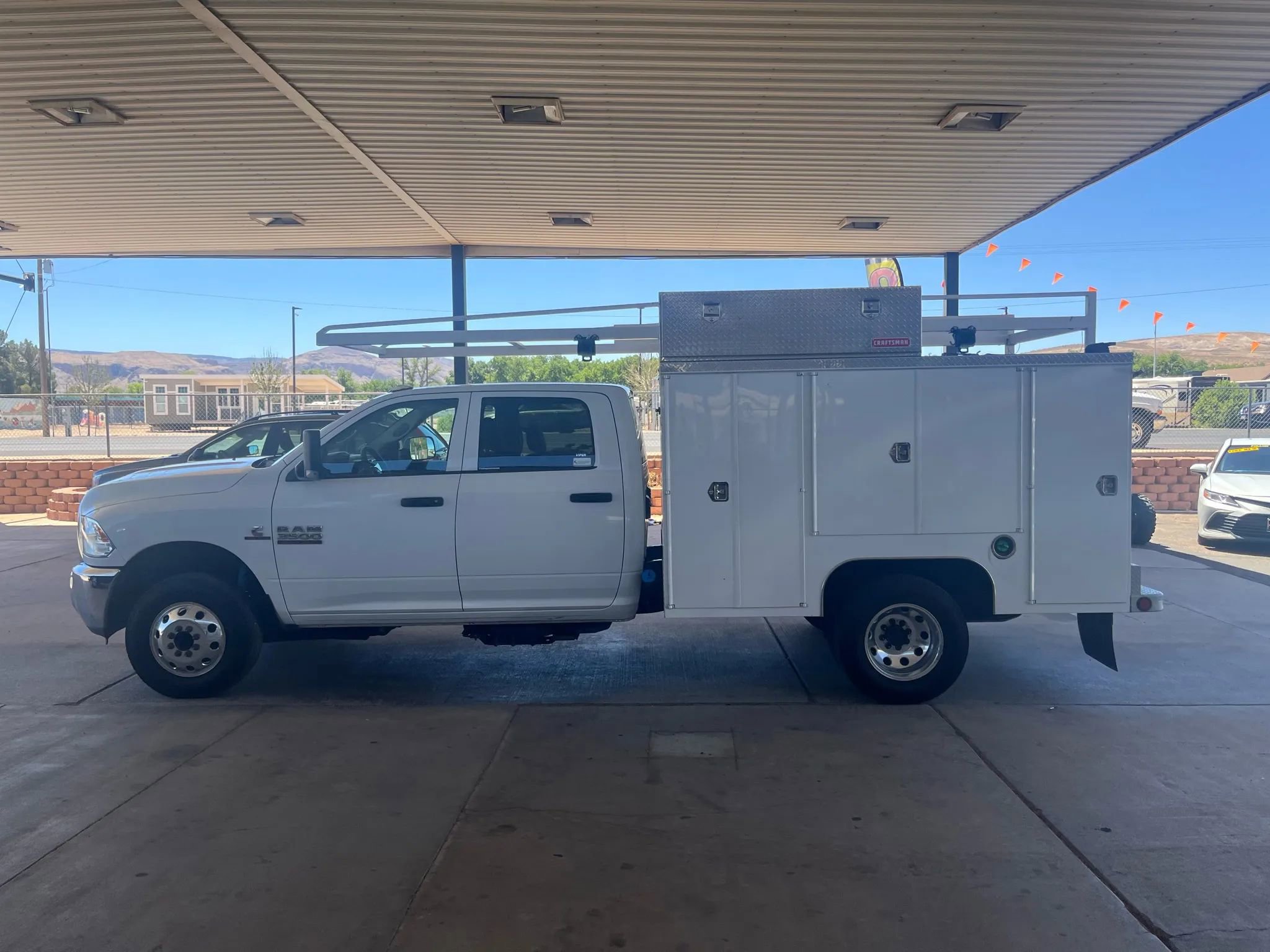 Used 2017 RAM 3500 Tradesman w/ Chrome Appearance Group image 8