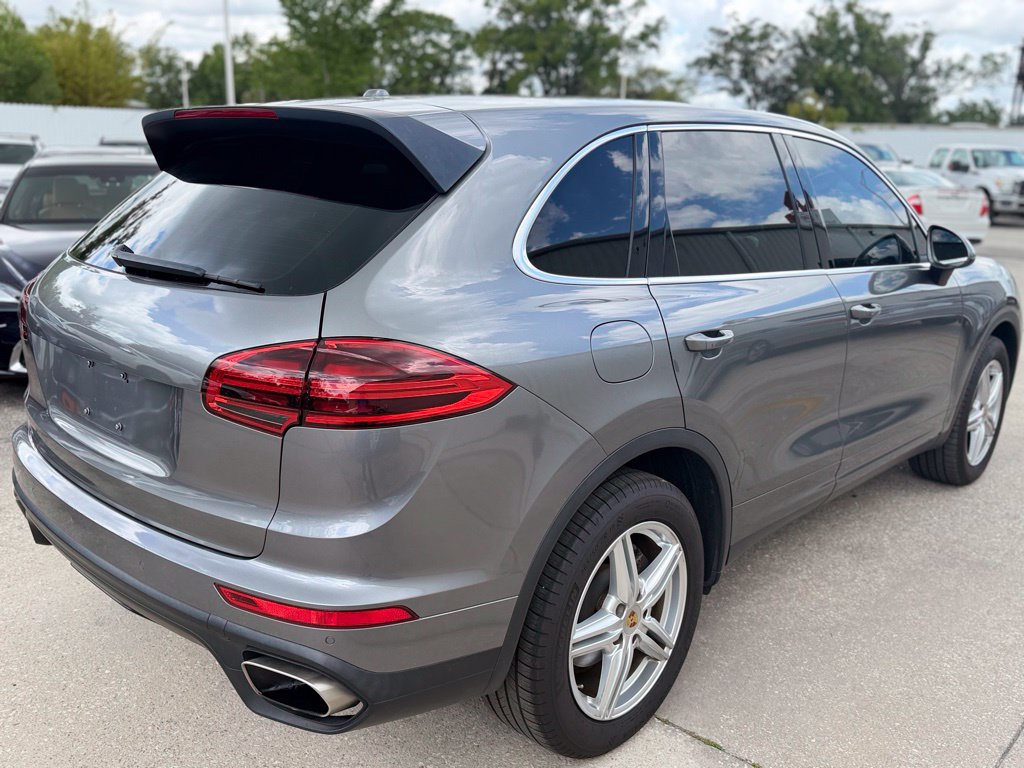 Used 2016 Porsche Cayenne AWD/4WD image 6