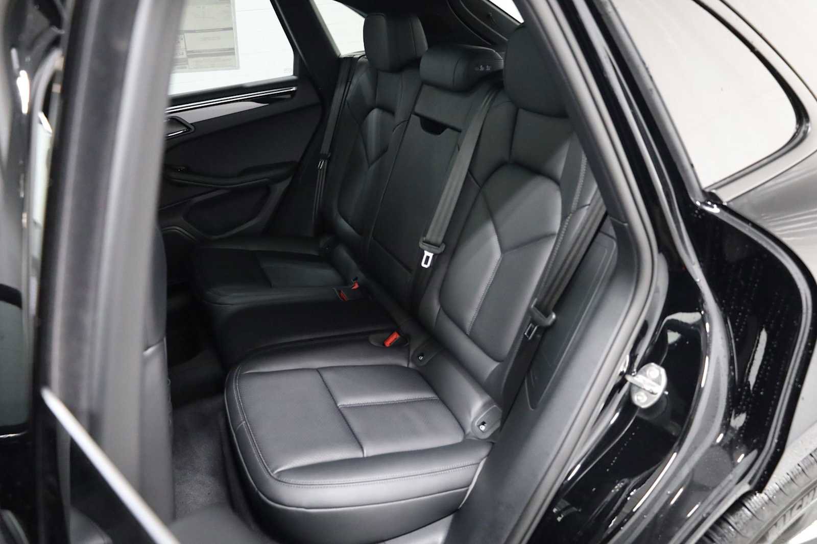 New 2026 Porsche Macan image 36