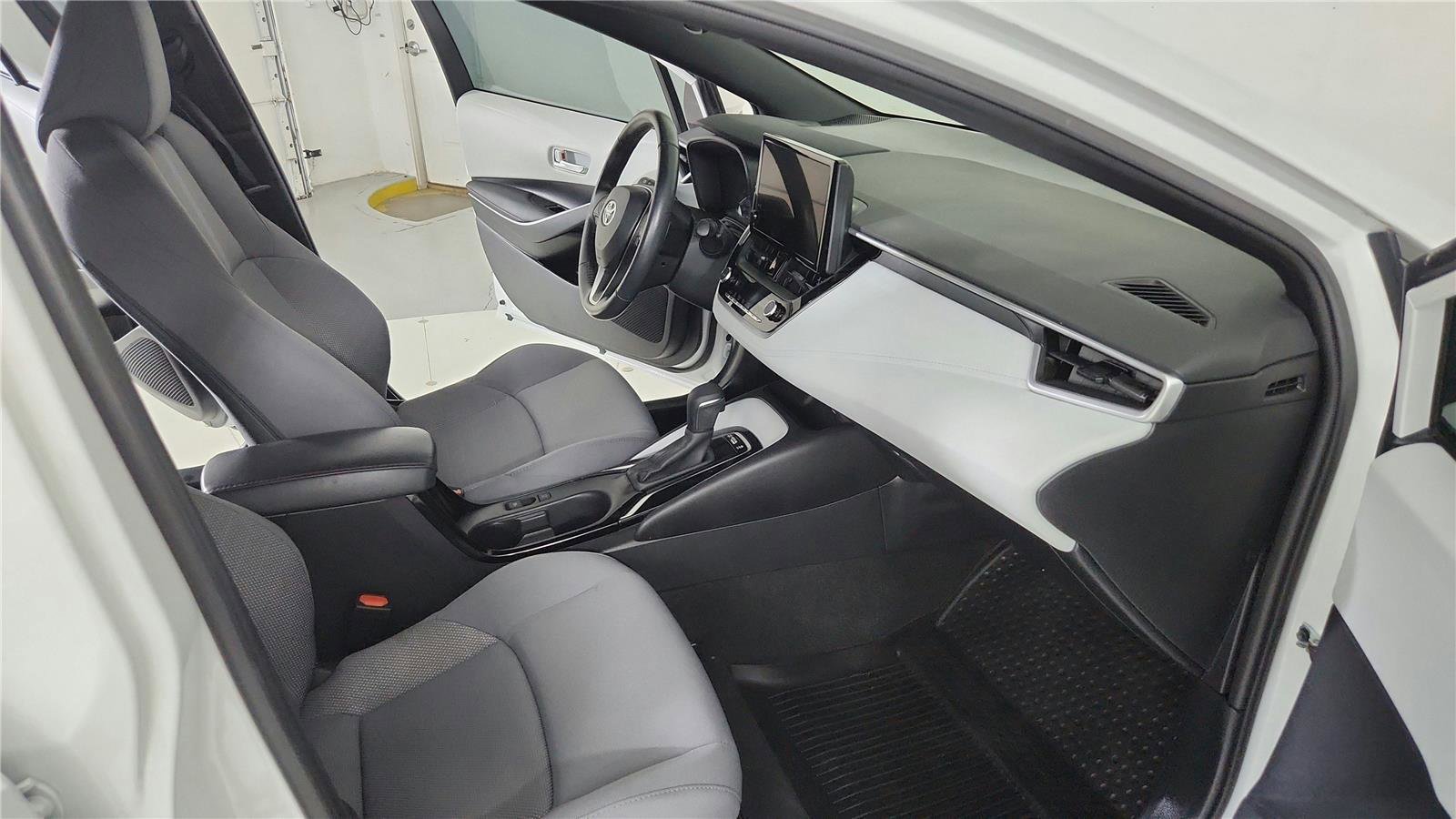 Used 2024 Toyota Corolla SE FWD image 19