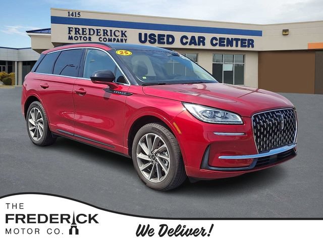 Used 2025 Lincoln Corsair Grand Touring w/ Towing Package AWD/4WD image 1