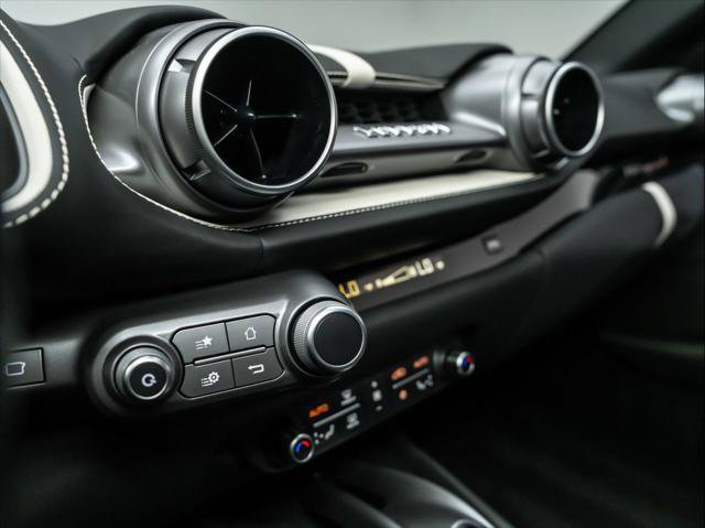 Used 2020 Ferrari 812 Superfast RWD image 32