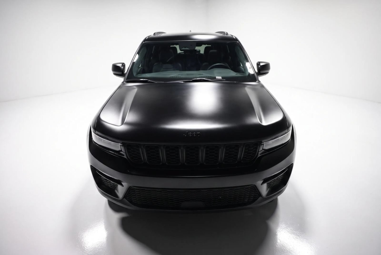 Used 2023 Jeep Grand Cherokee Altitude AWD/4WD image 6