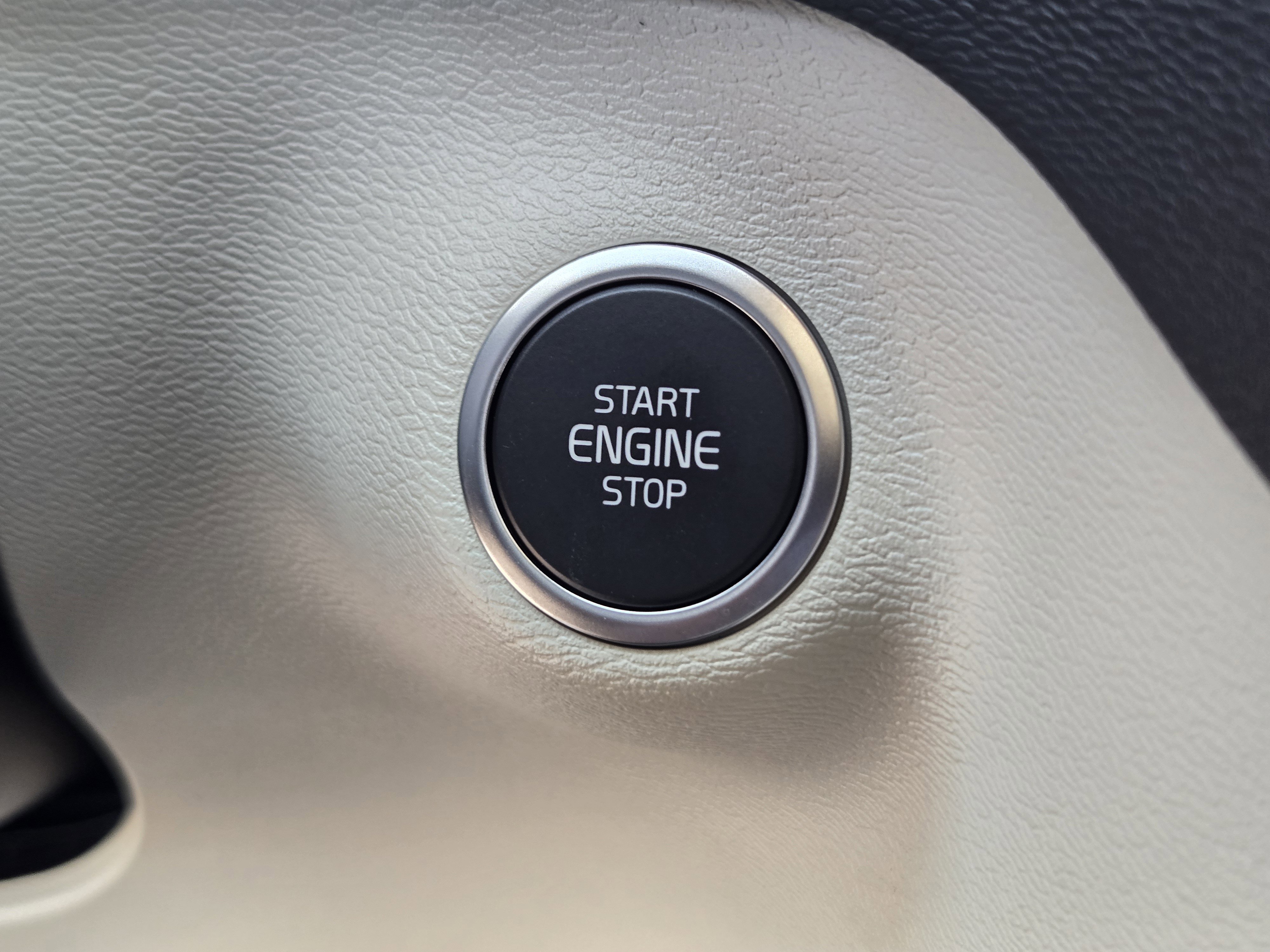 New 2026 Volvo XC40 B5 Plus w/ Protection Package Premier image 24