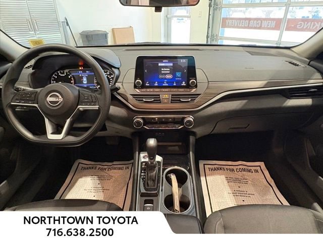 Used 2024 Nissan Altima 2.5 SV image 6