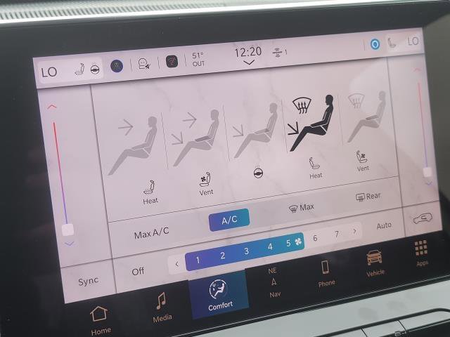 Used 2024 Jeep Compass Trailhawk w/ Trailhawk Elite Group image 17