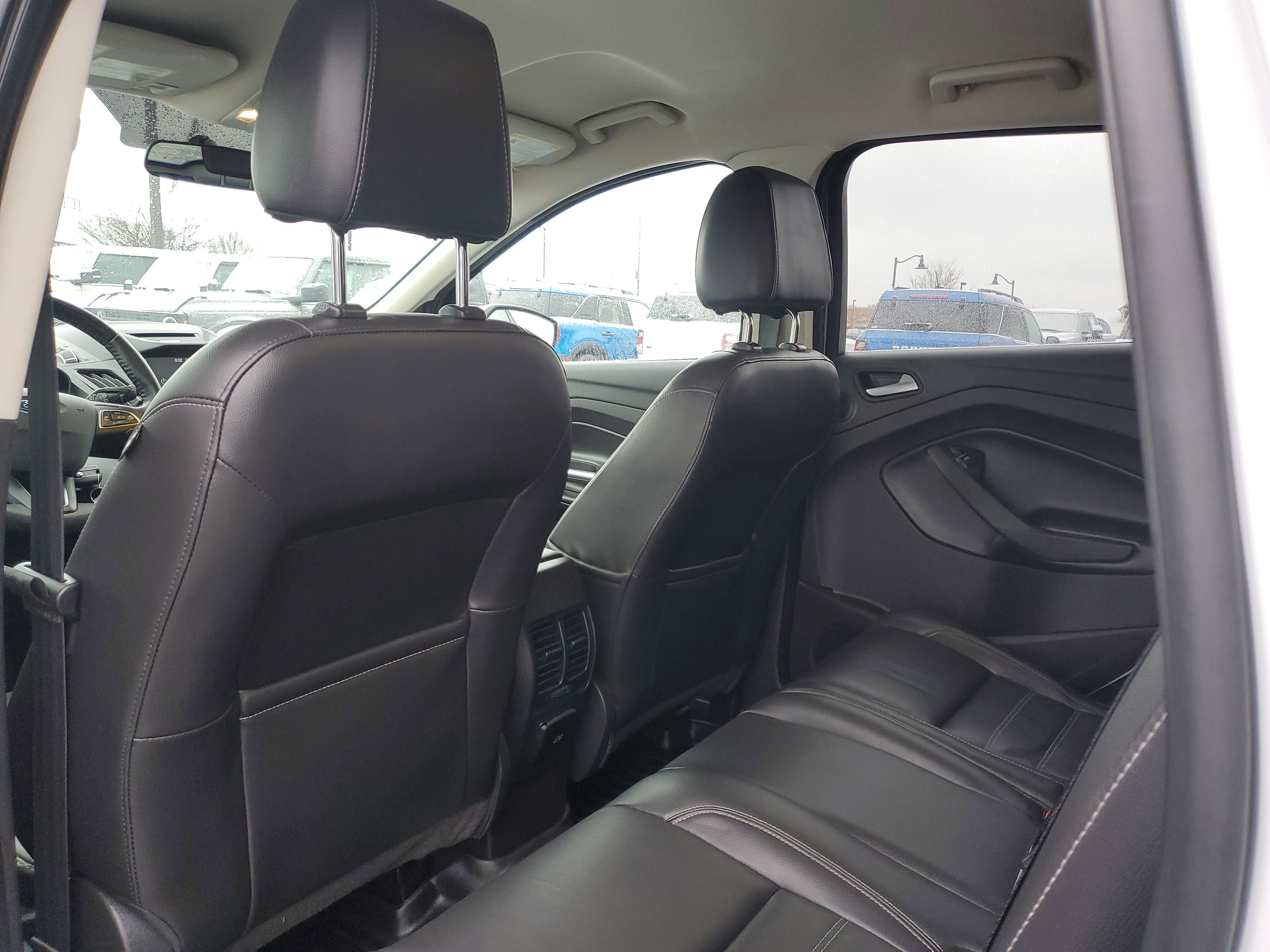 Used 2017 Ford Escape SE w/ SE Leather Comfort Package image 10