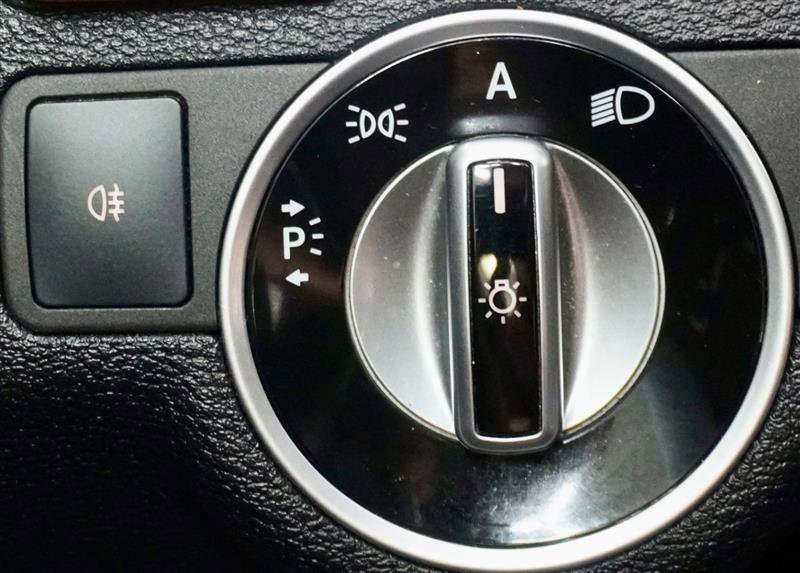 Used 2011 Mercedes-Benz E 550 Cabriolet image 33