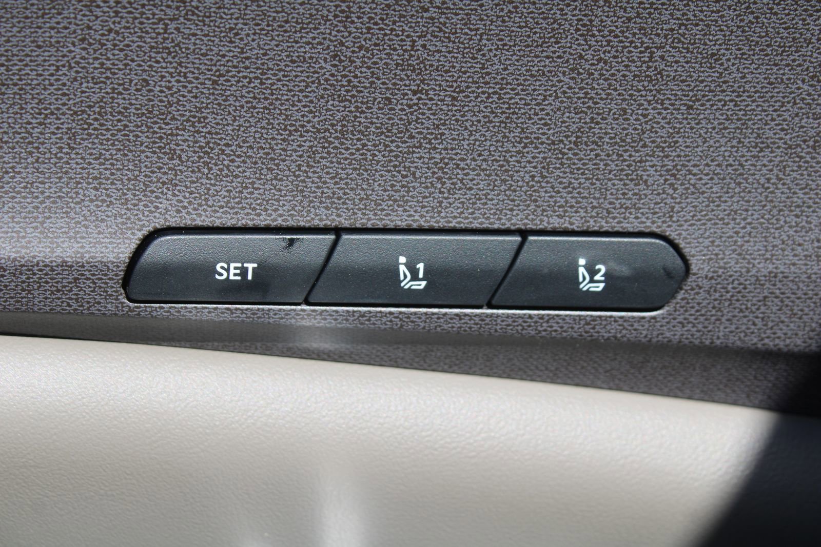 New 2026 Kia Carnival EX image 28