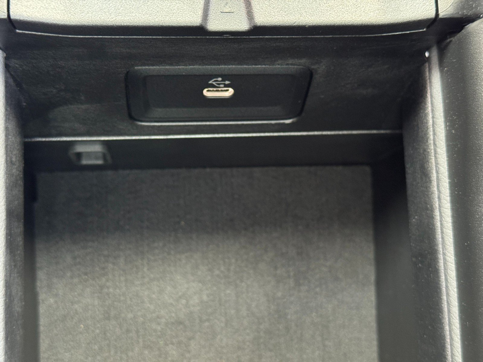 Used 2025 Mercedes-Benz E 350 4MATIC Sedan w/ Multicontour Seating Package image 39