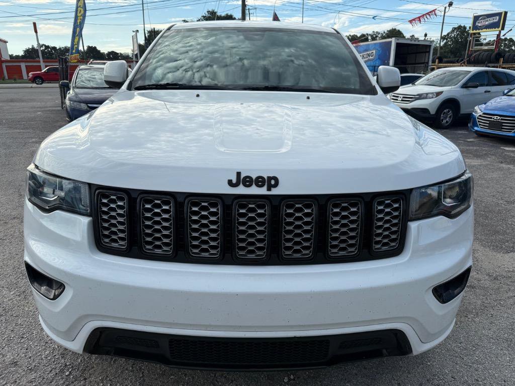Used 2019 Jeep Grand Cherokee Altitude RWD image 2