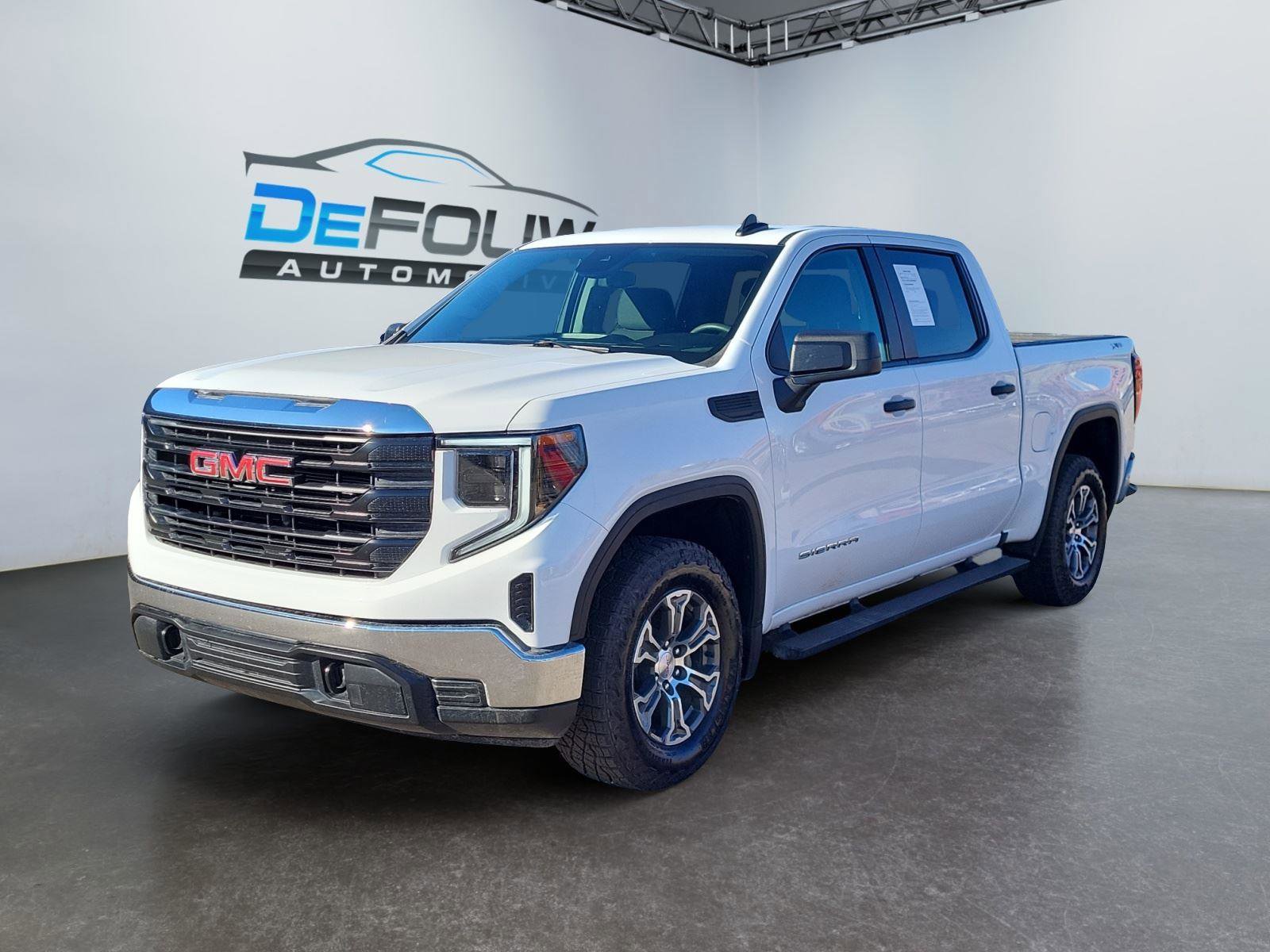 Used 2024 GMC Sierra 1500 Pro w/ Pro Value Package image 7