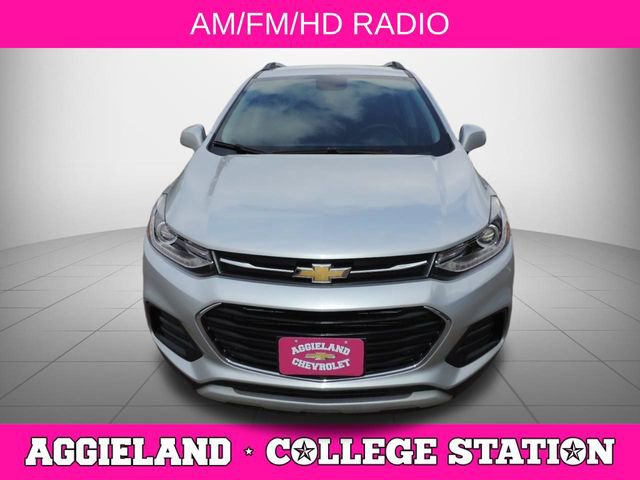 Used 2022 Chevrolet Trax LT w/ LT Convenience Package image 9