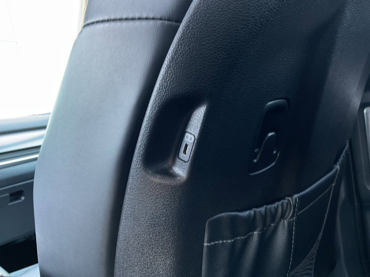 Used 2025 Kia Telluride S FWD image 13
