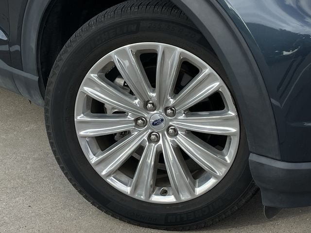 Used 2024 Ford Explorer Limited w/ Limited Technology Package RWD image 9