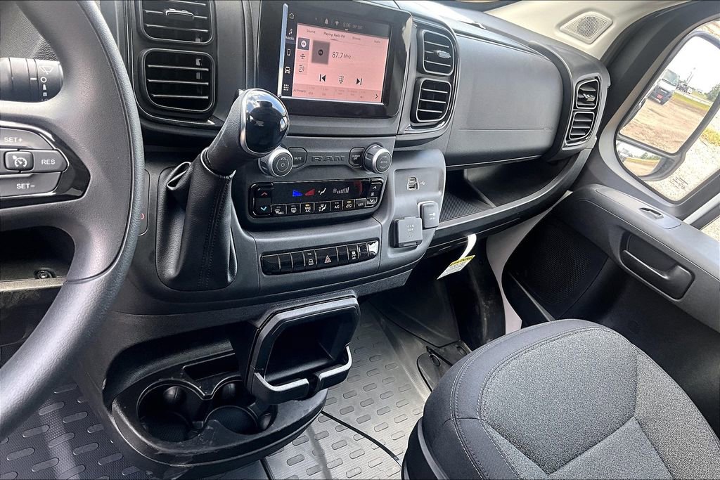 New 2024 RAM ProMaster 2500 w/ Convenience Group FWD image 7