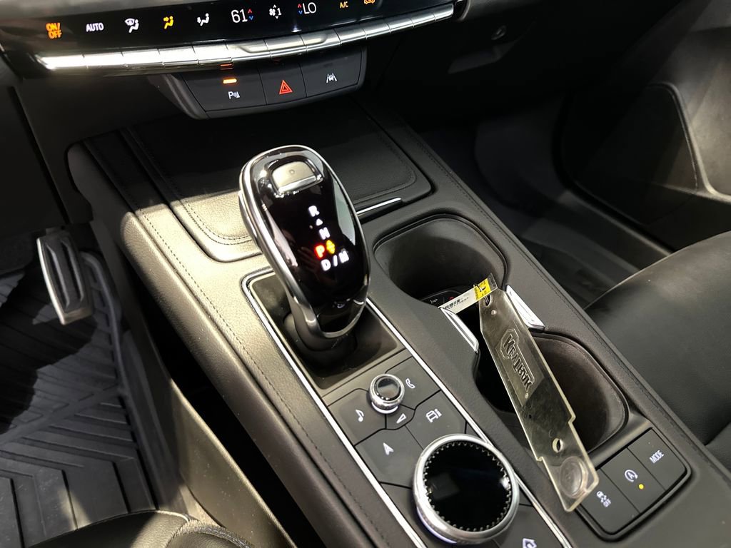 Used 2025 Cadillac XT4 Sport FWD image 26