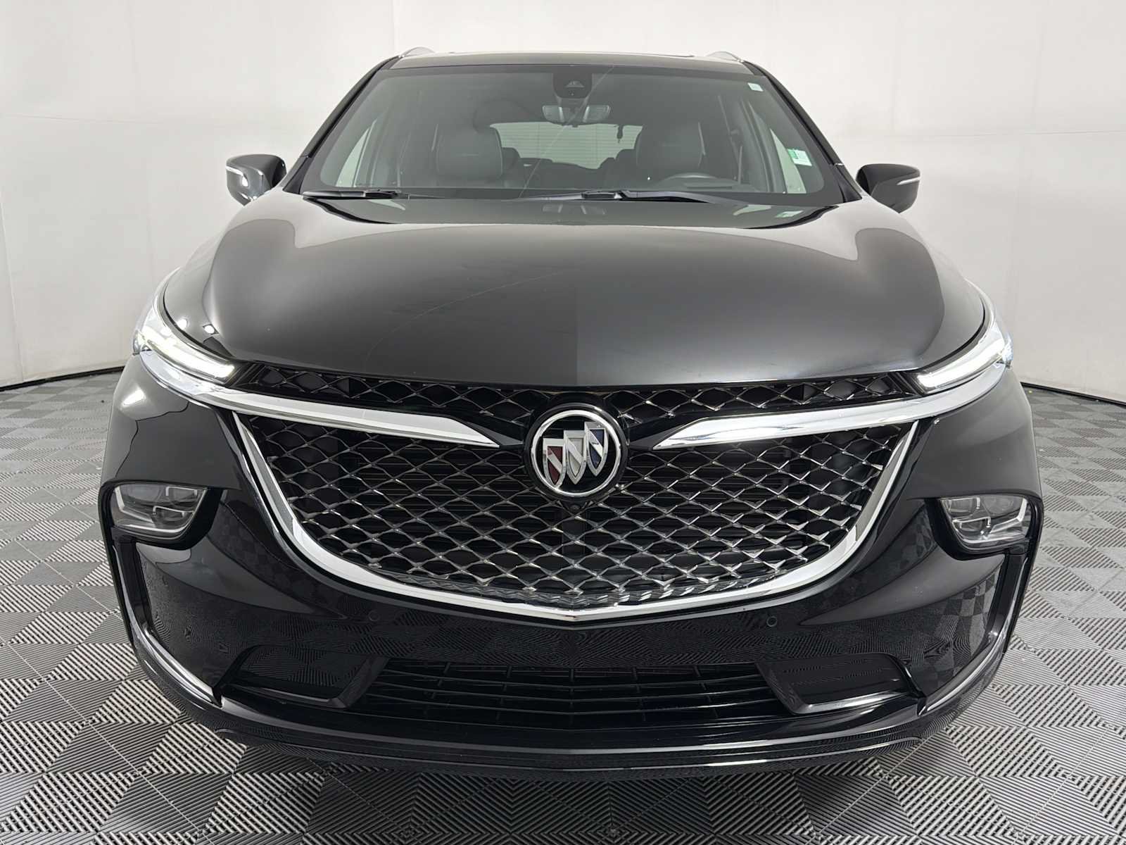 Certified 2023 Buick Enclave Avenir FWD image 2