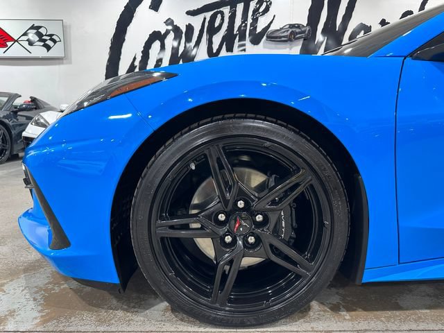 Used 2021 Chevrolet Corvette Stingray Coupe w/ Engine Appearance Package RWD image 29