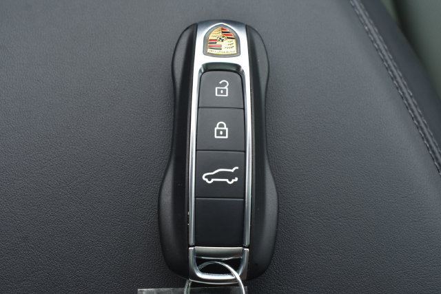 Used 2026 Porsche Cayenne AWD/4WD image 39