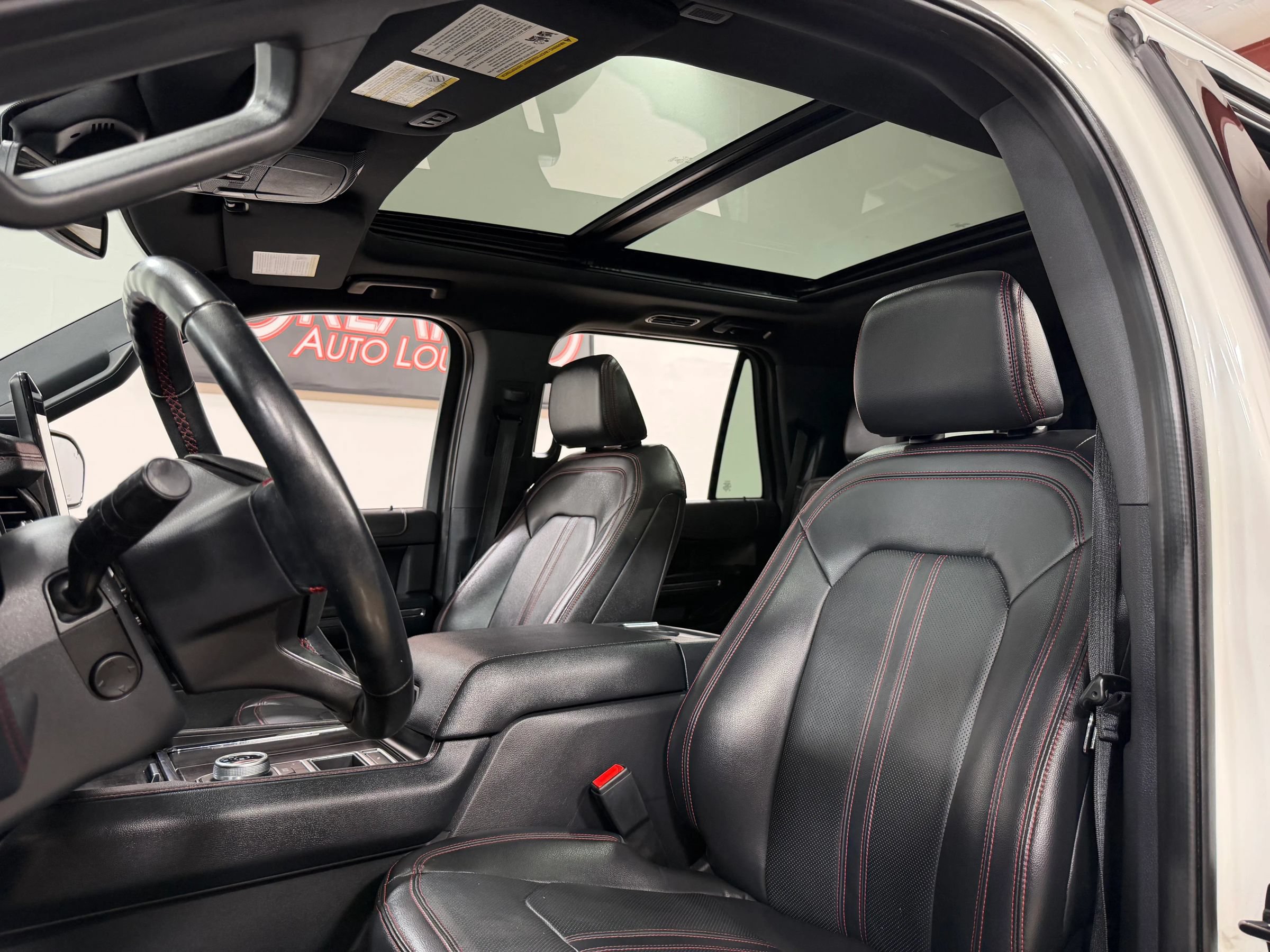 Used 2023 Ford Expedition Limited RWD image 12