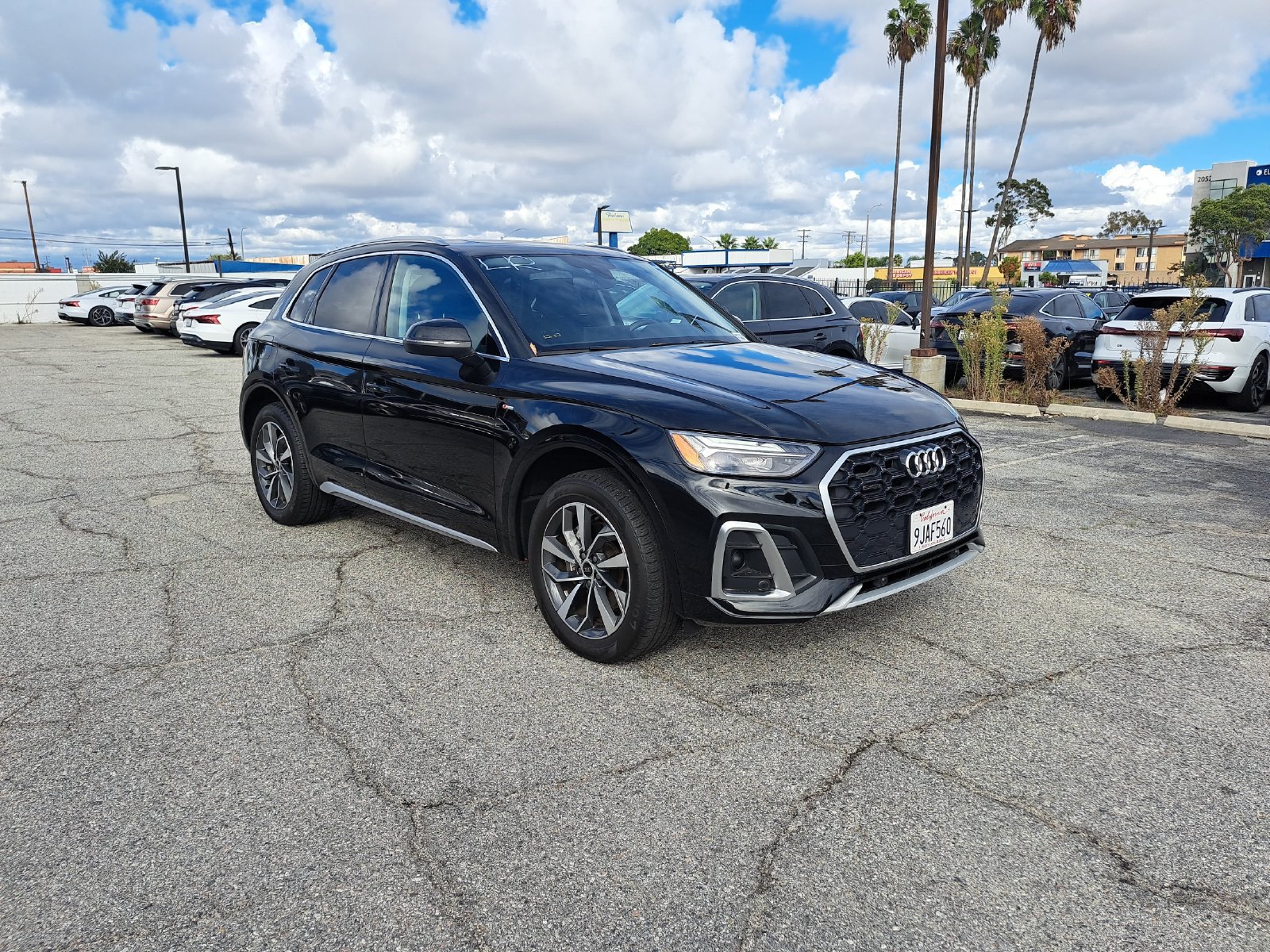 Used 2023 Audi Q5 2.0T Premium Plus w/ Premium Plus Package AWD/4WD image 3