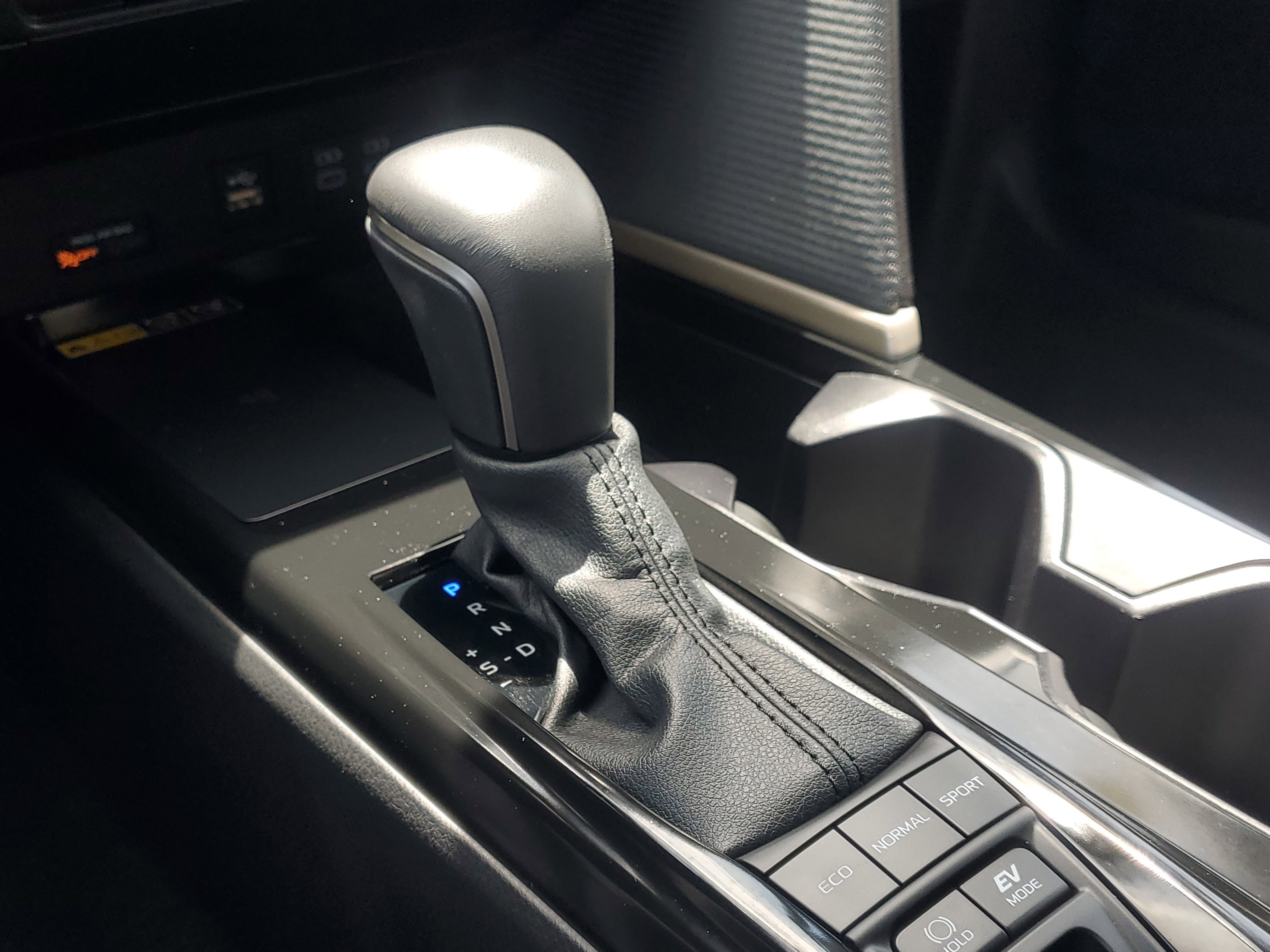 Certified 2025 Toyota Camry SE FWD image 25