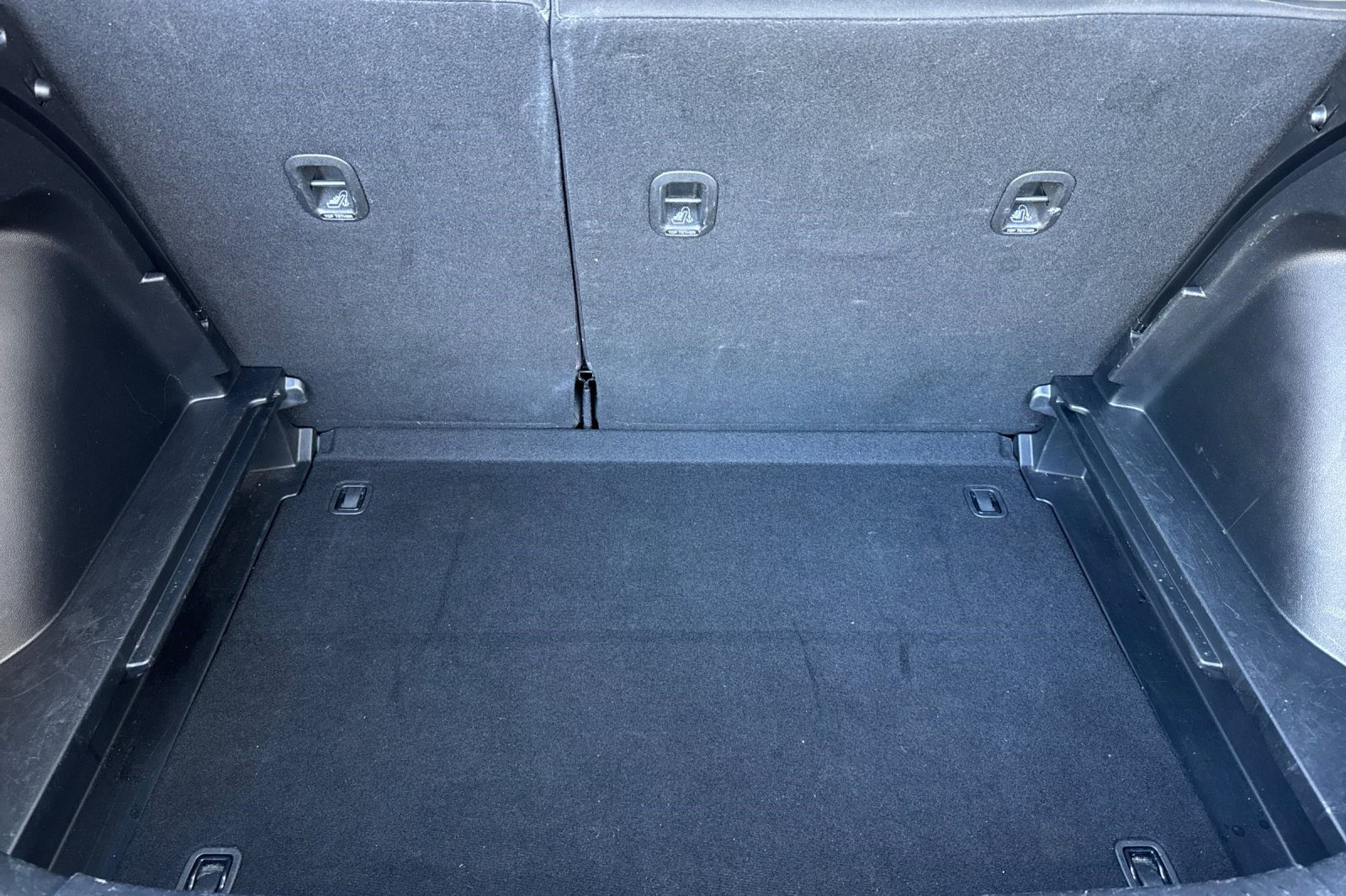 Used 2021 Hyundai Venue SEL FWD image 32