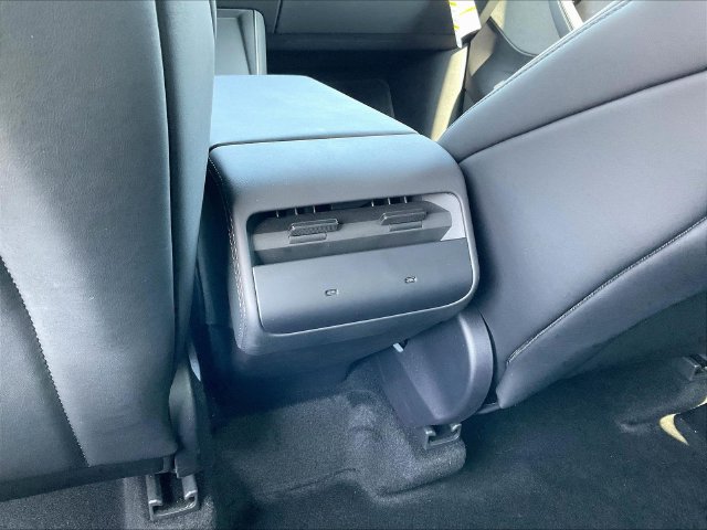 Used 2026 Tesla Model Y 2WD image 12