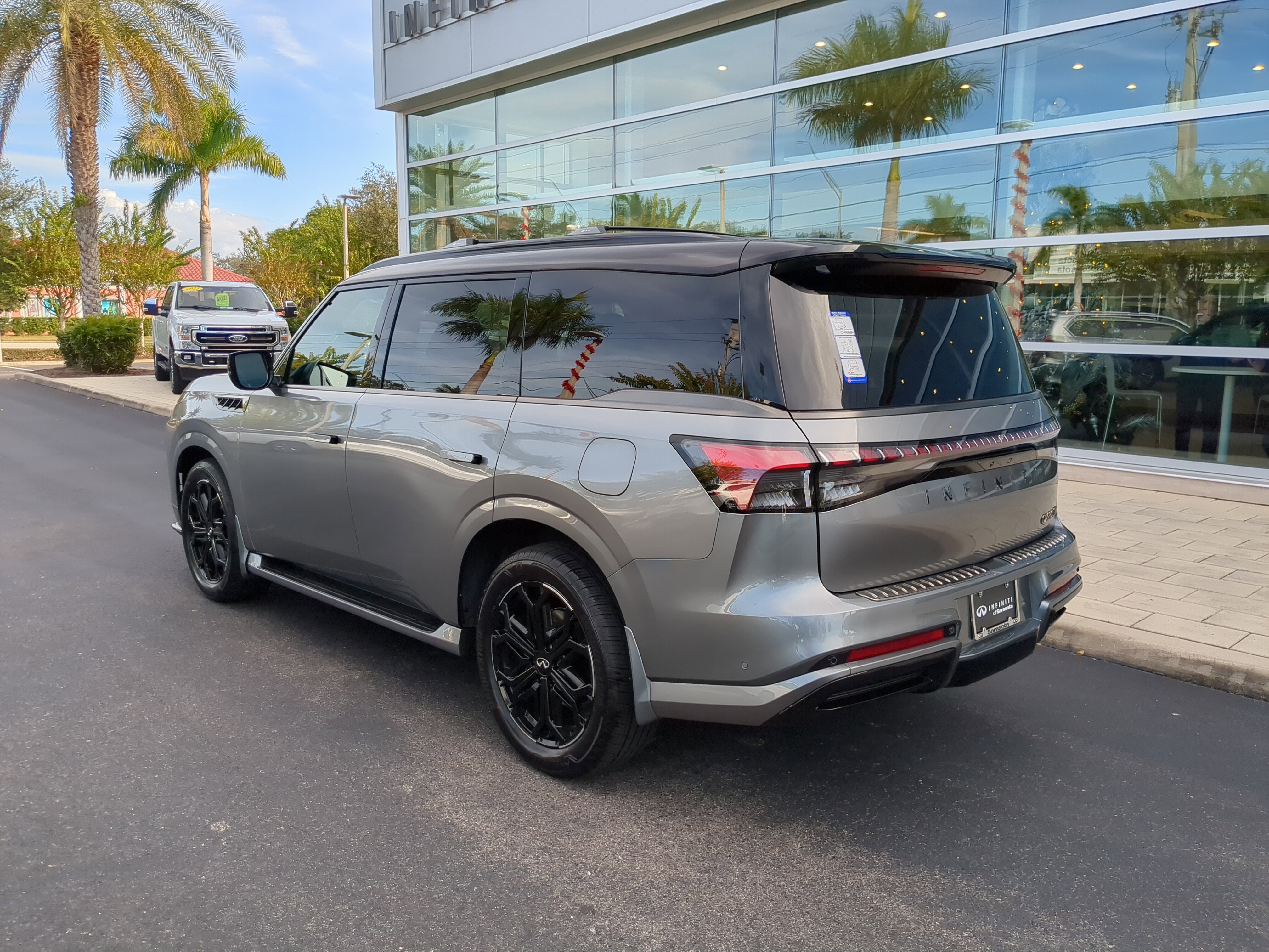 New 2026 INFINITI QX80 4WD image 6