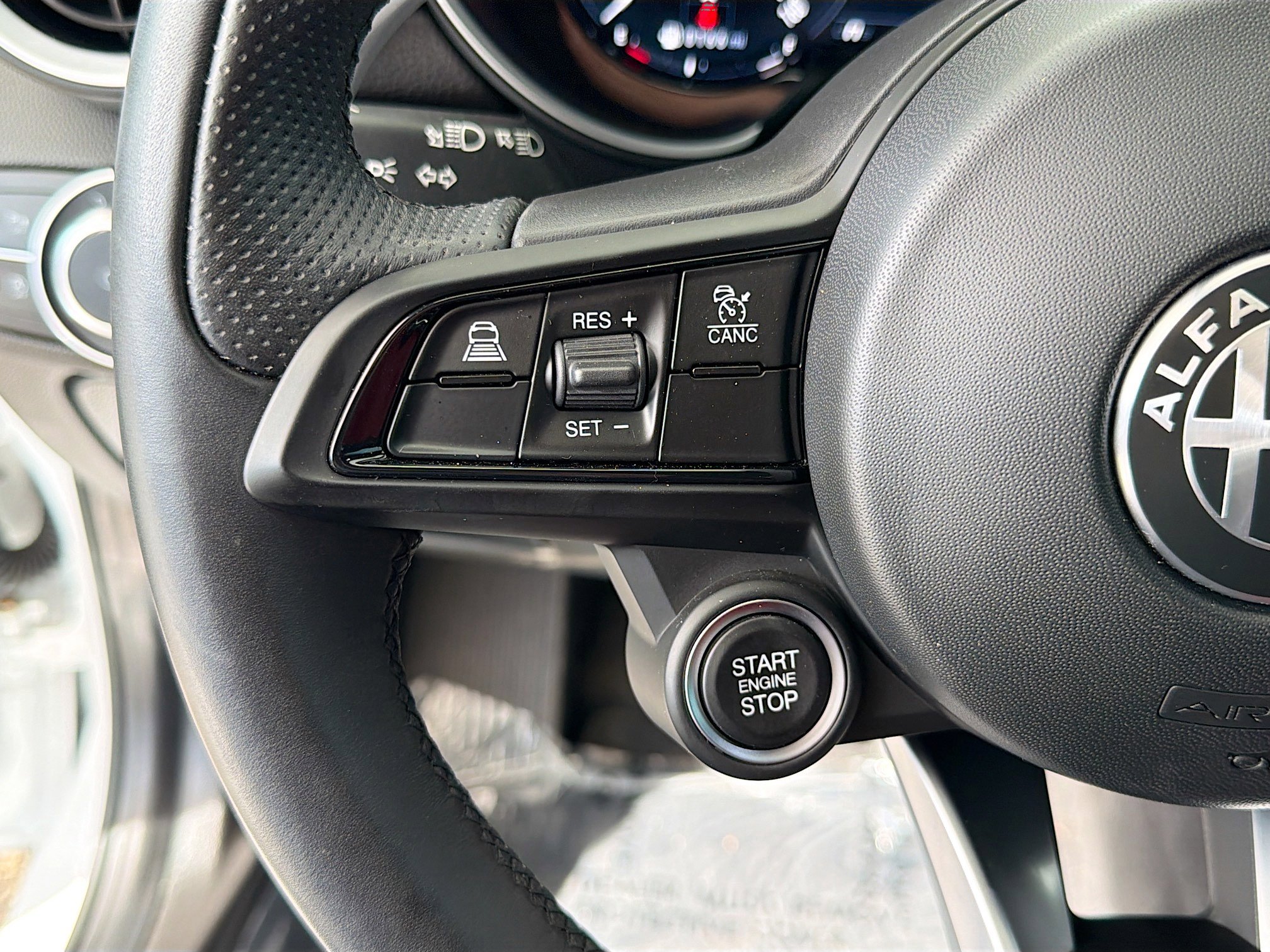 Used 2024 Alfa Romeo Giulia Sprint image 37