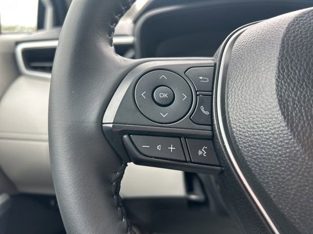 Used 2025 Toyota Corolla Cross LE w/ Moonroof Package AWD/4WD image 19