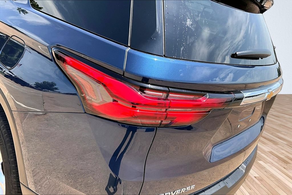 Used 2023 Chevrolet Traverse LS w/ Safety Package FWD image 27
