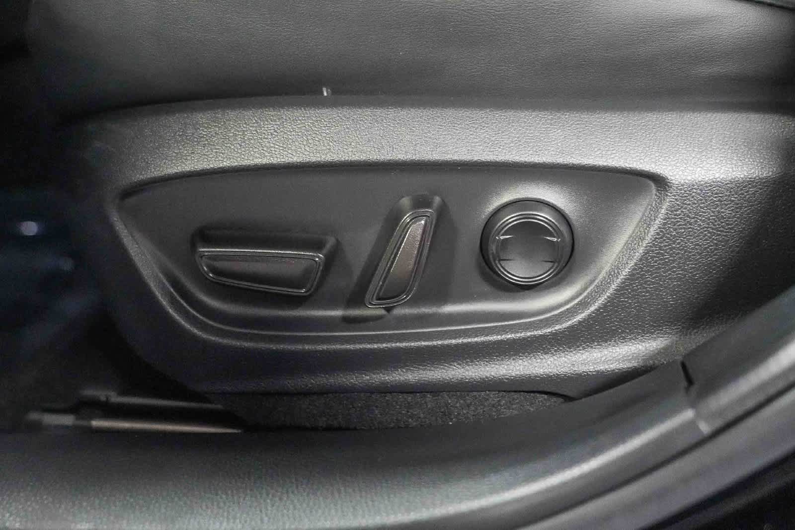 Certified 2024 Toyota Prius XLE FWD image 22