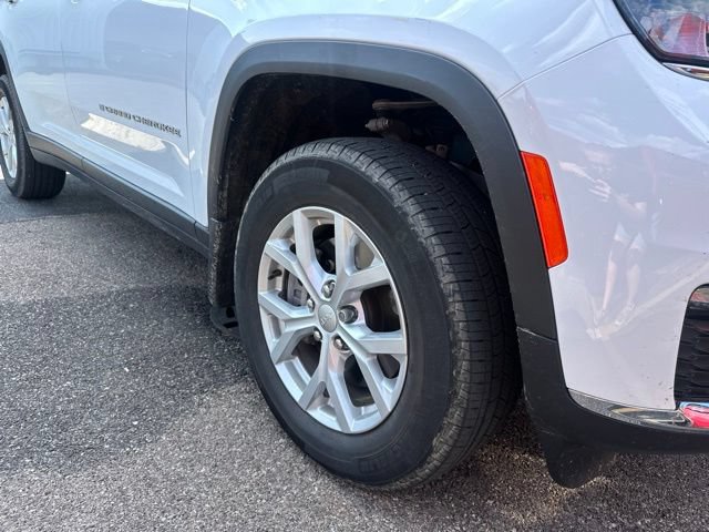 Used 2023 Jeep Grand Cherokee L Limited w/ MOPAR Finishing Package AWD/4WD image 3
