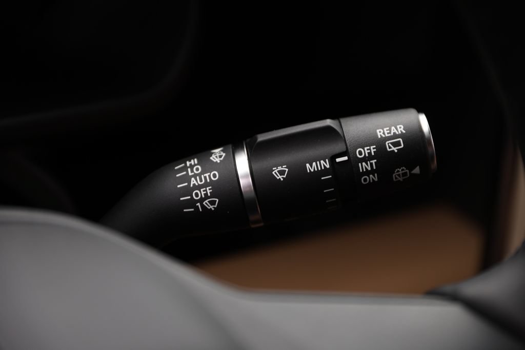 New 2026 Land Rover Defender 110 X-Dynamic SE AWD/4WD image 30