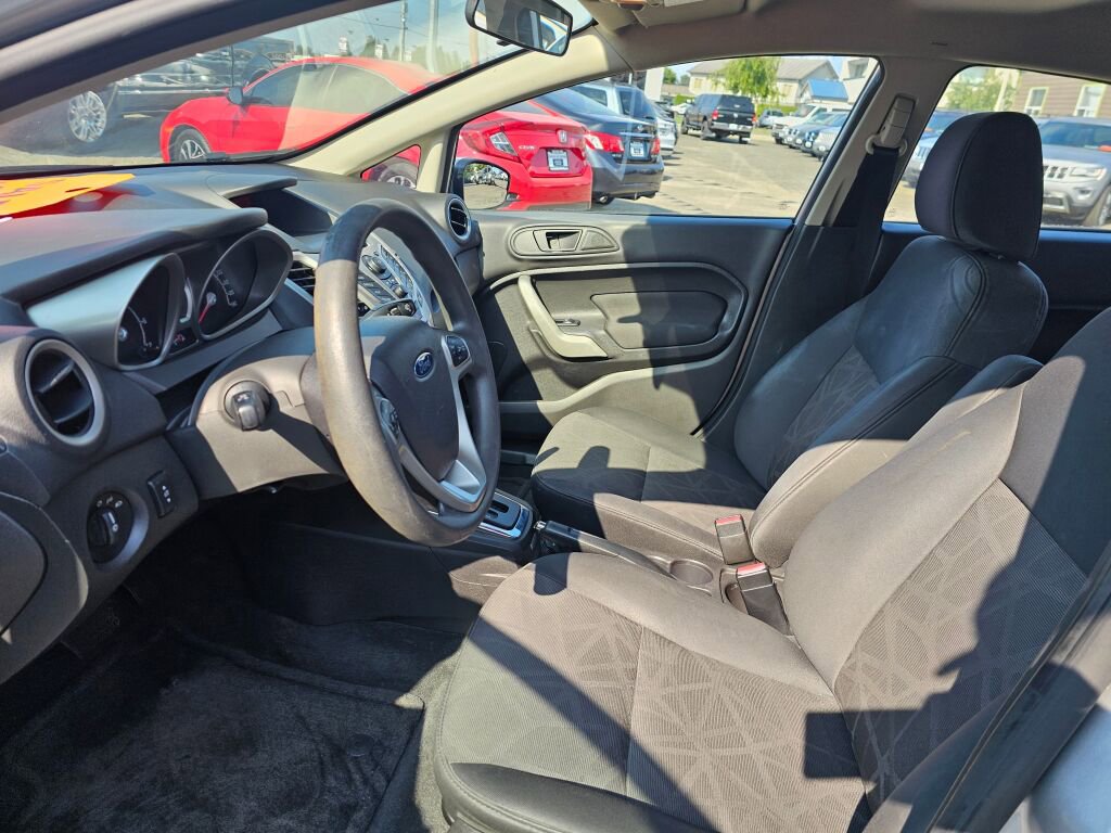 Used 2013 Ford Fiesta SE image 24