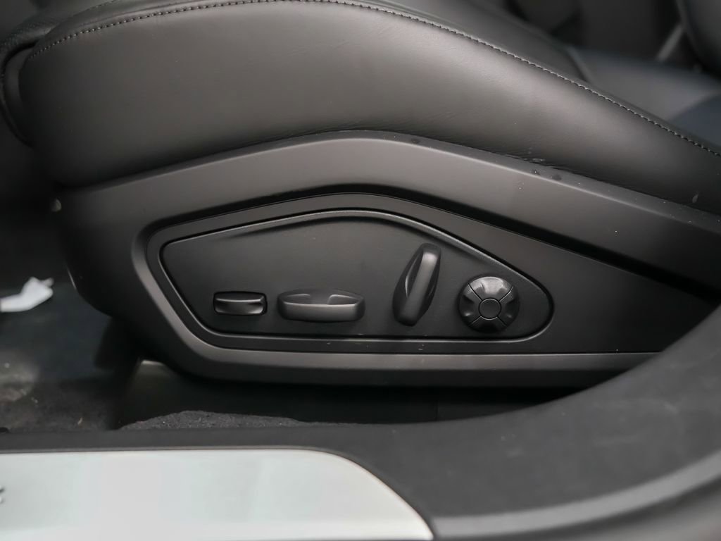 New 2026 Porsche Taycan image 25